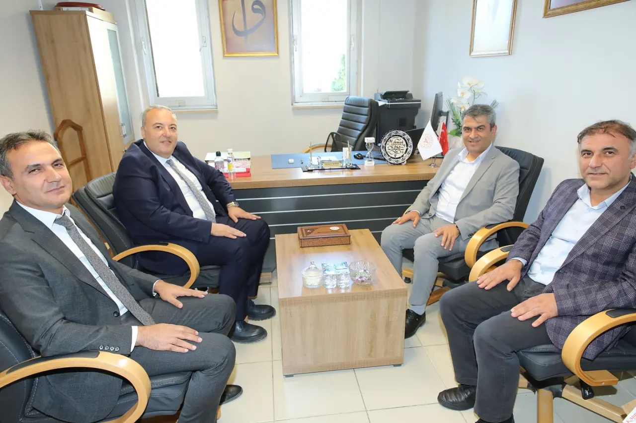 Başkan Rıfat Uzun’dan Amasya’da Yoğun Ziyaret Trafiği 4