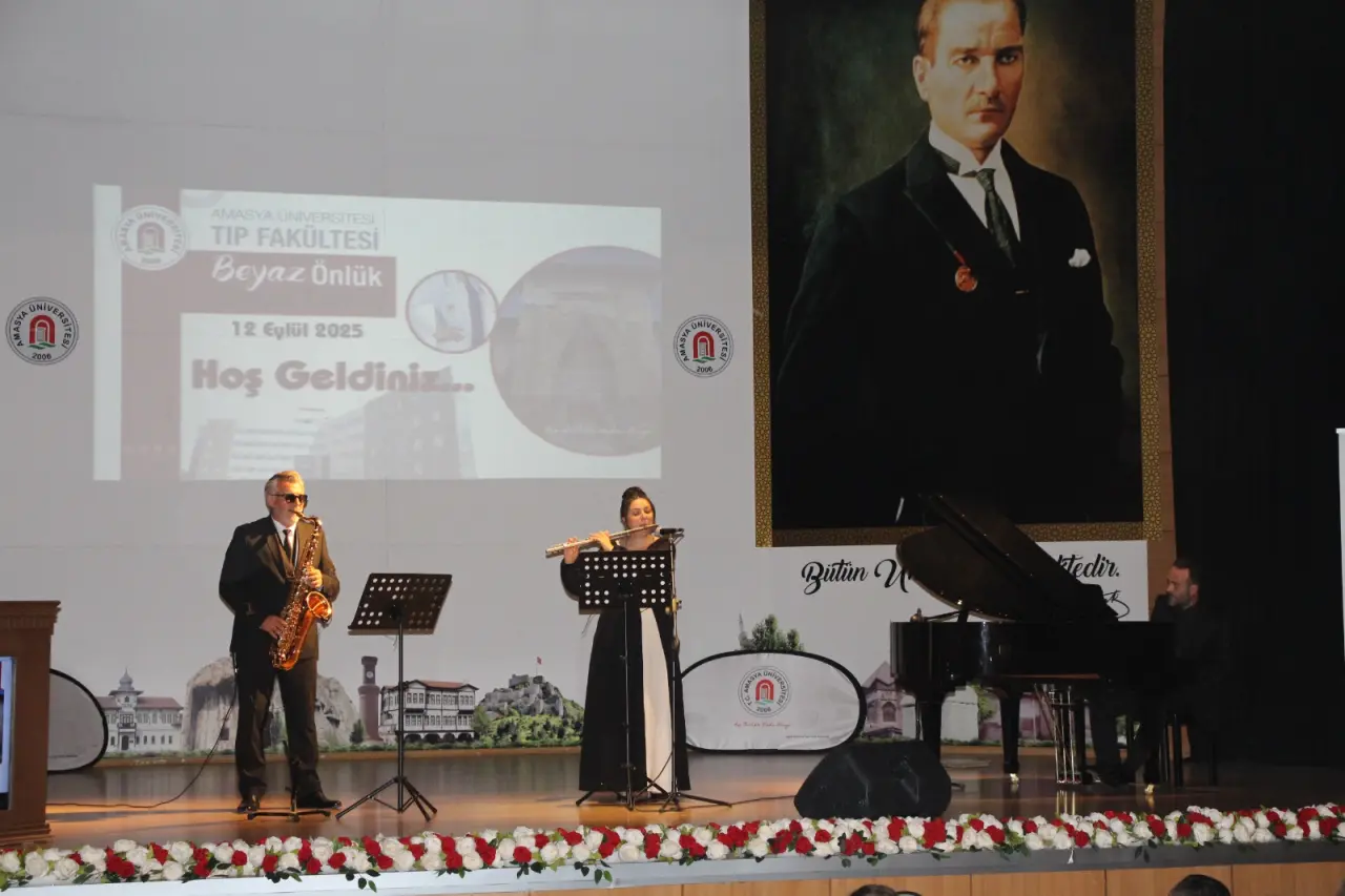 Amasya Üniversitesi Tıp Fakültesi’nde Beyaz Önlük Giyme Töreni Gerçekleşti 4