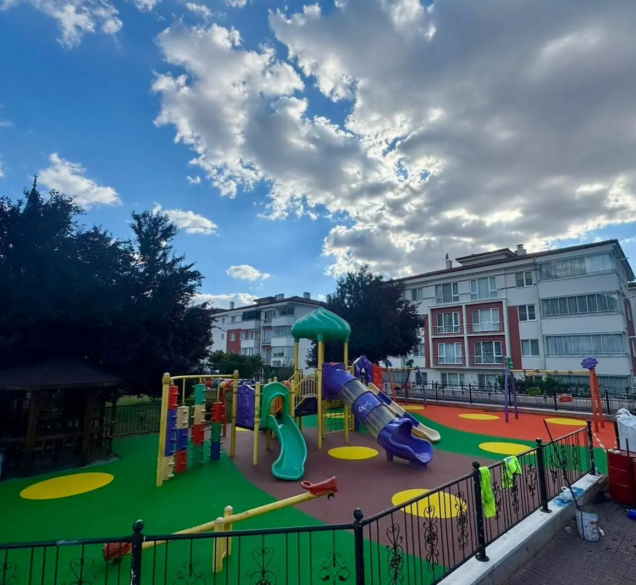 Amasya Belediyesi’nden Çocuklara Güvenli Park Hizmeti 5
