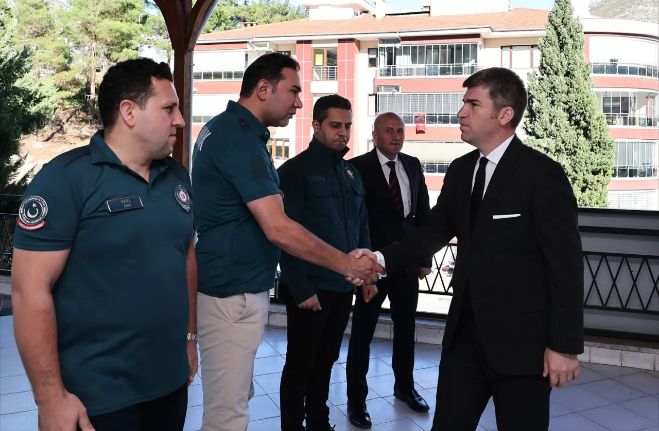 Vali Önder Bakan’dan Gümrük ve Ticaret Müdürlüklerine Ziyaret 3