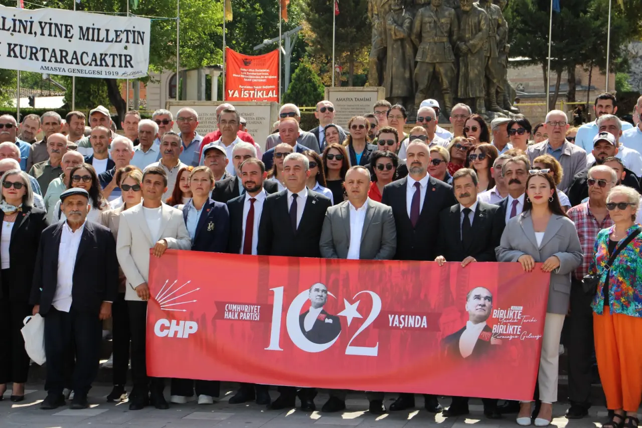 CHP, 102. Yıl Dönümünde Çelenk Sunumu Gerçekleştirdi 3