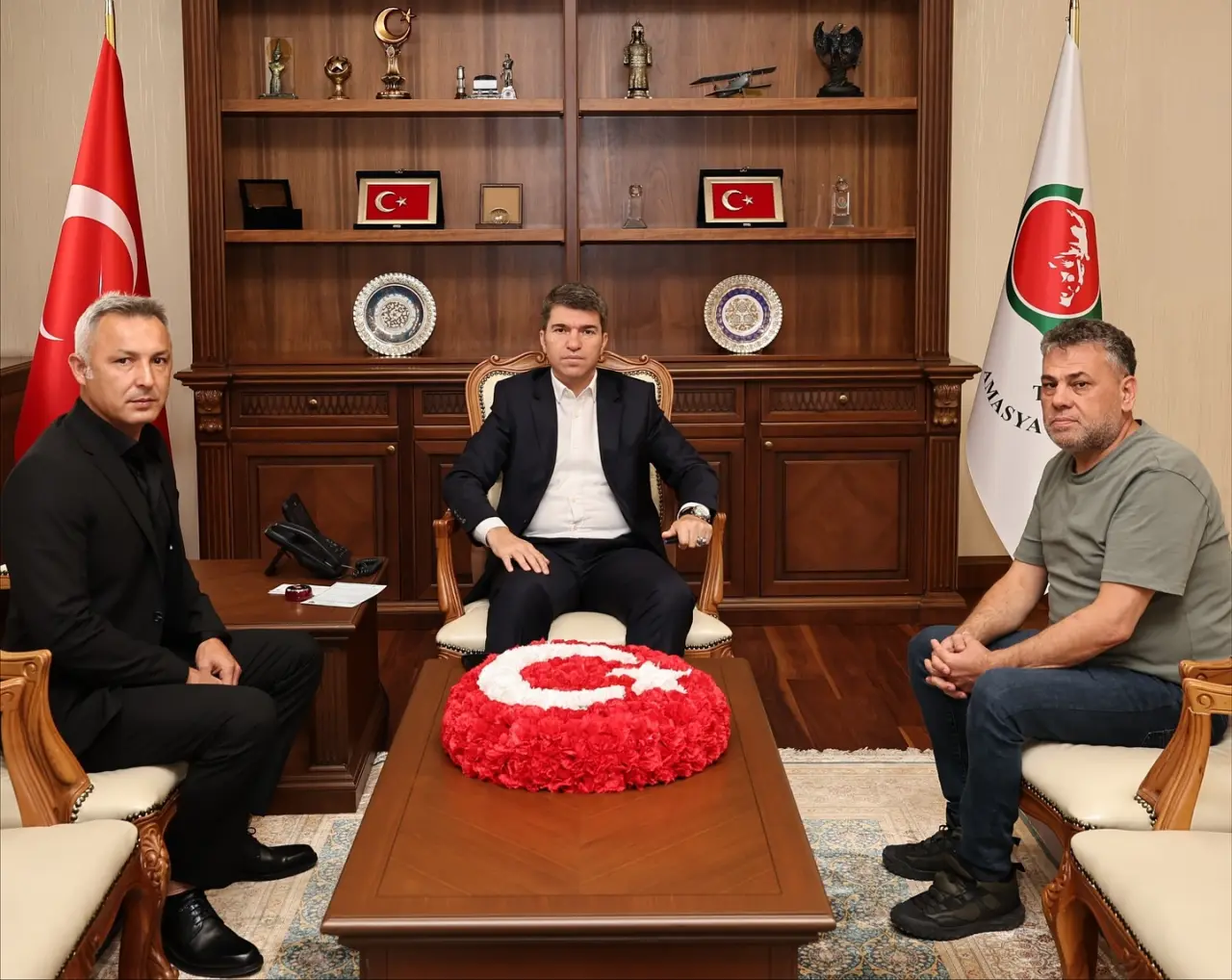 Amasya Valisi Önder Bakan’a Anlamlı Ziyaretler 1
