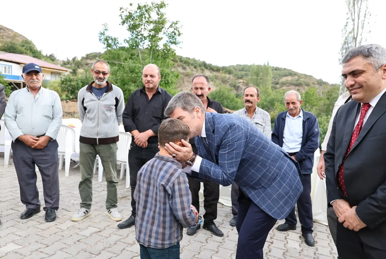 Merzifon'da Köy Ziyareti: Vali Bakan, Köylülerin Taleplerini Dinledi 1