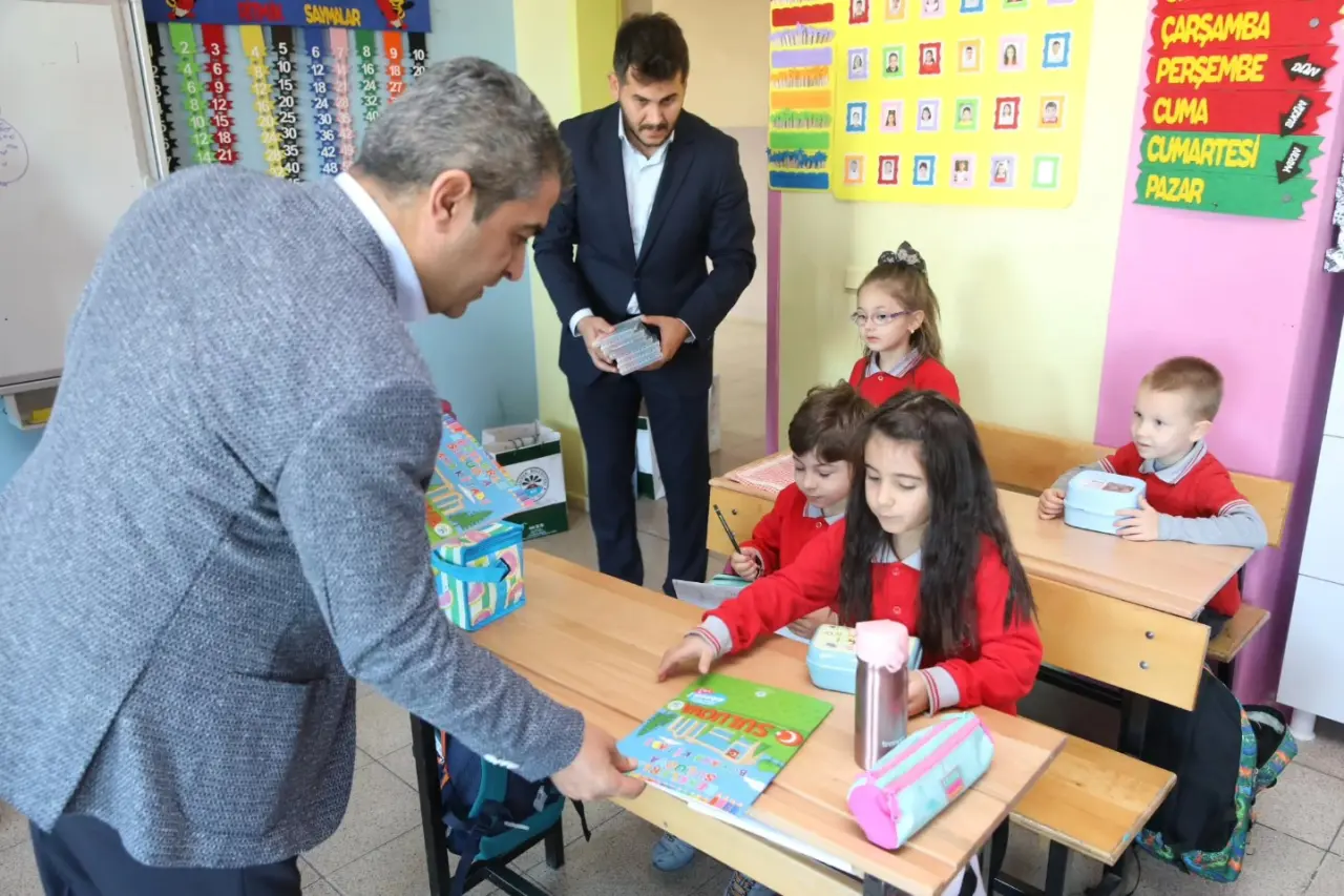 Başkan Uzun’dan Çocuklara Eğitim Desteği 1