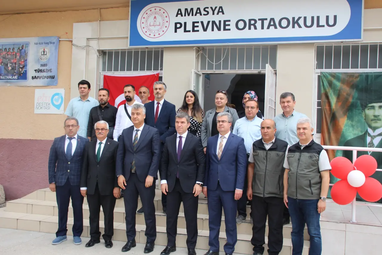 Amasya Valisi Önder Bakan, Yeni Eğitim Öğretim Yılı Açılış Programına Katıldı 6