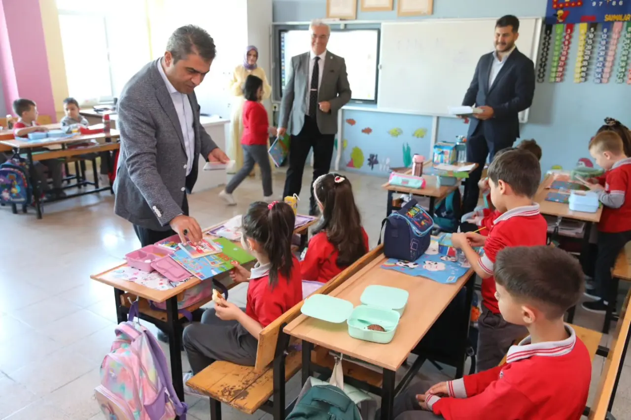 Başkan Uzun’dan Çocuklara Eğitim Desteği 2