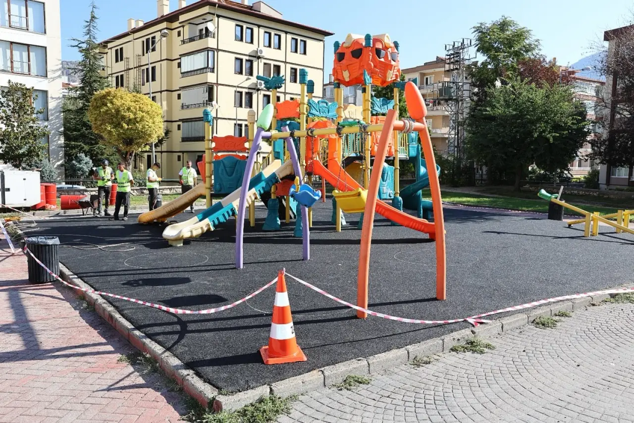 Amasya Belediyesi’nden Çocuklara Güvenli Park Hizmeti 2