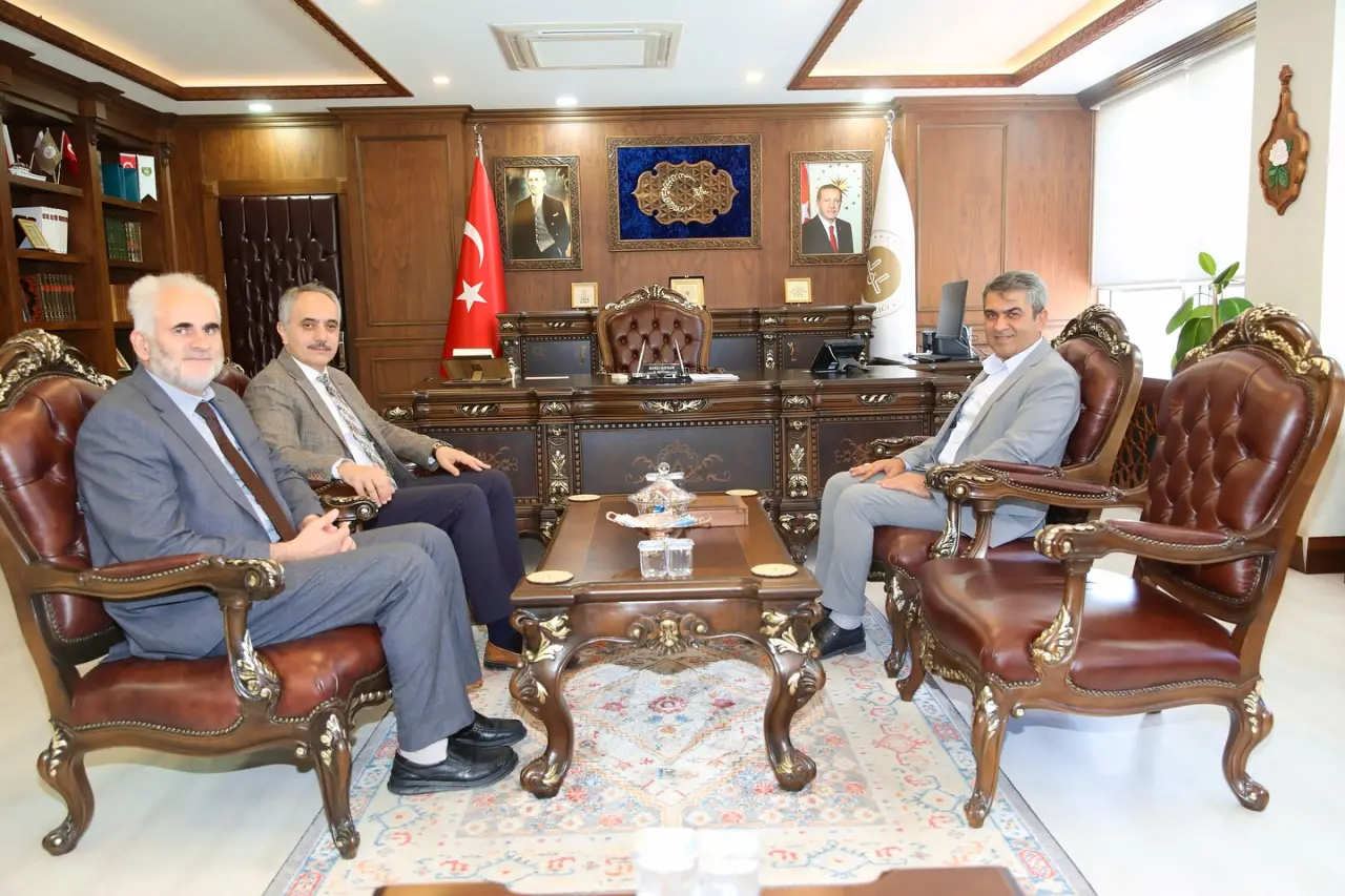 Başkan Rıfat Uzun’dan Amasya’da Yoğun Ziyaret Trafiği 1