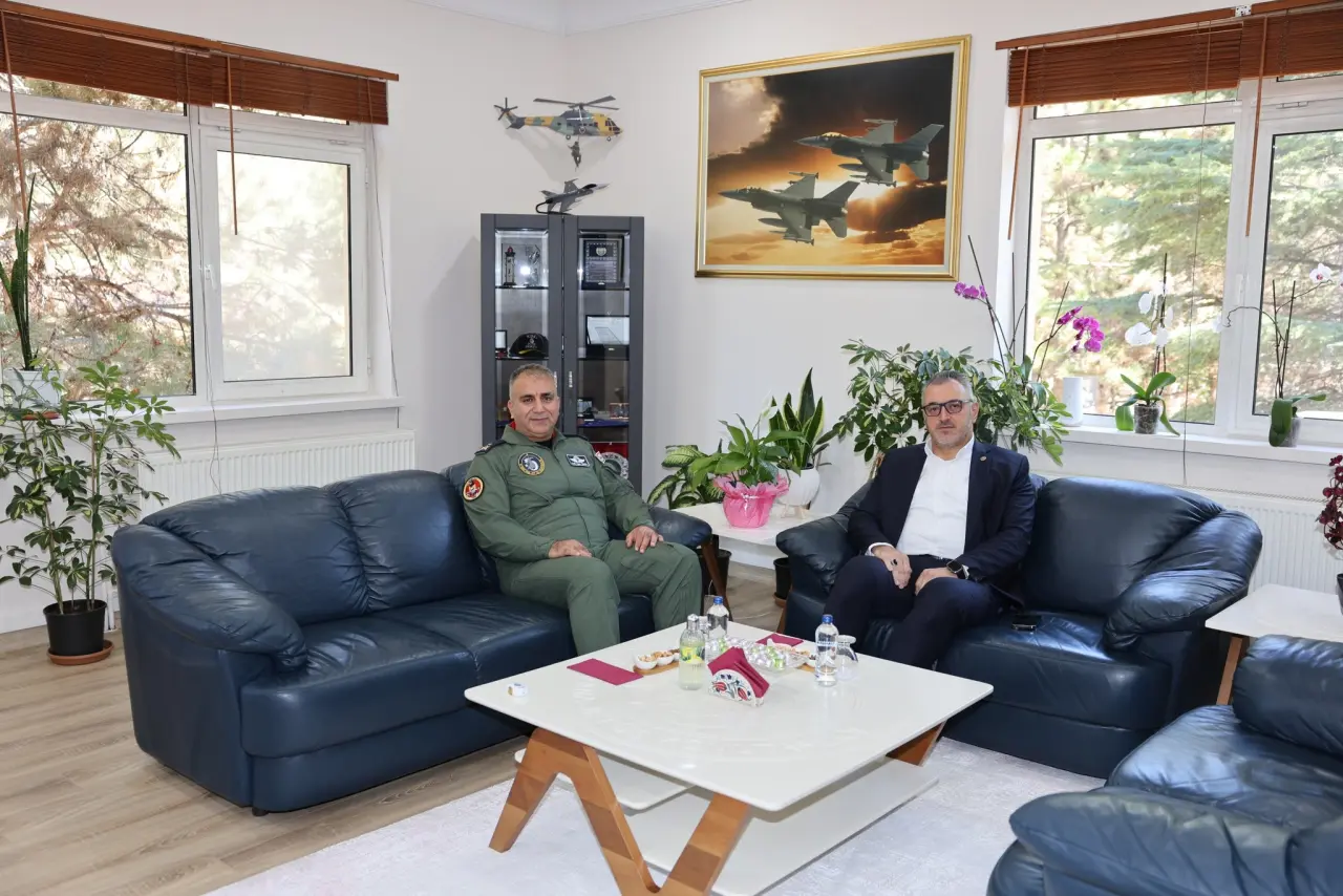 Vekil Çilez, Merzifon’daki Kahraman Hava Üssünü Ziyaret Etti 3