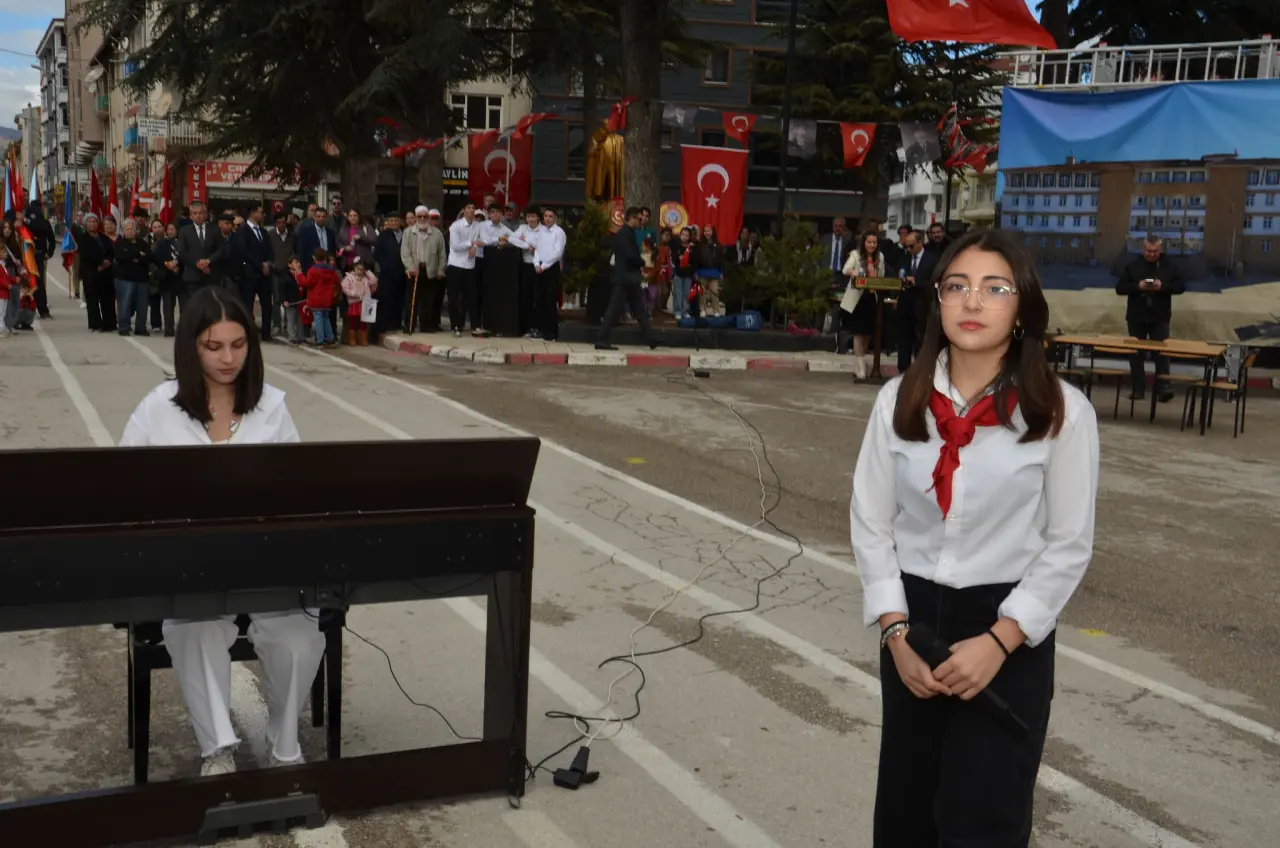 Gümüşhacıköy’de Cumhuriyetin 102. Yılı Büyük Coşkuyla Kutlandı 6