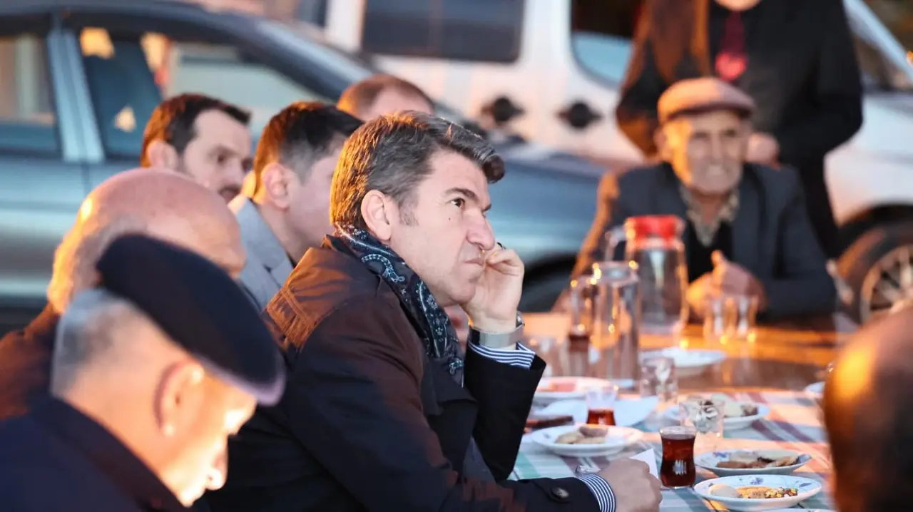 Vali Bakan, Yeşiltepe’de Halkla El Ele! 1