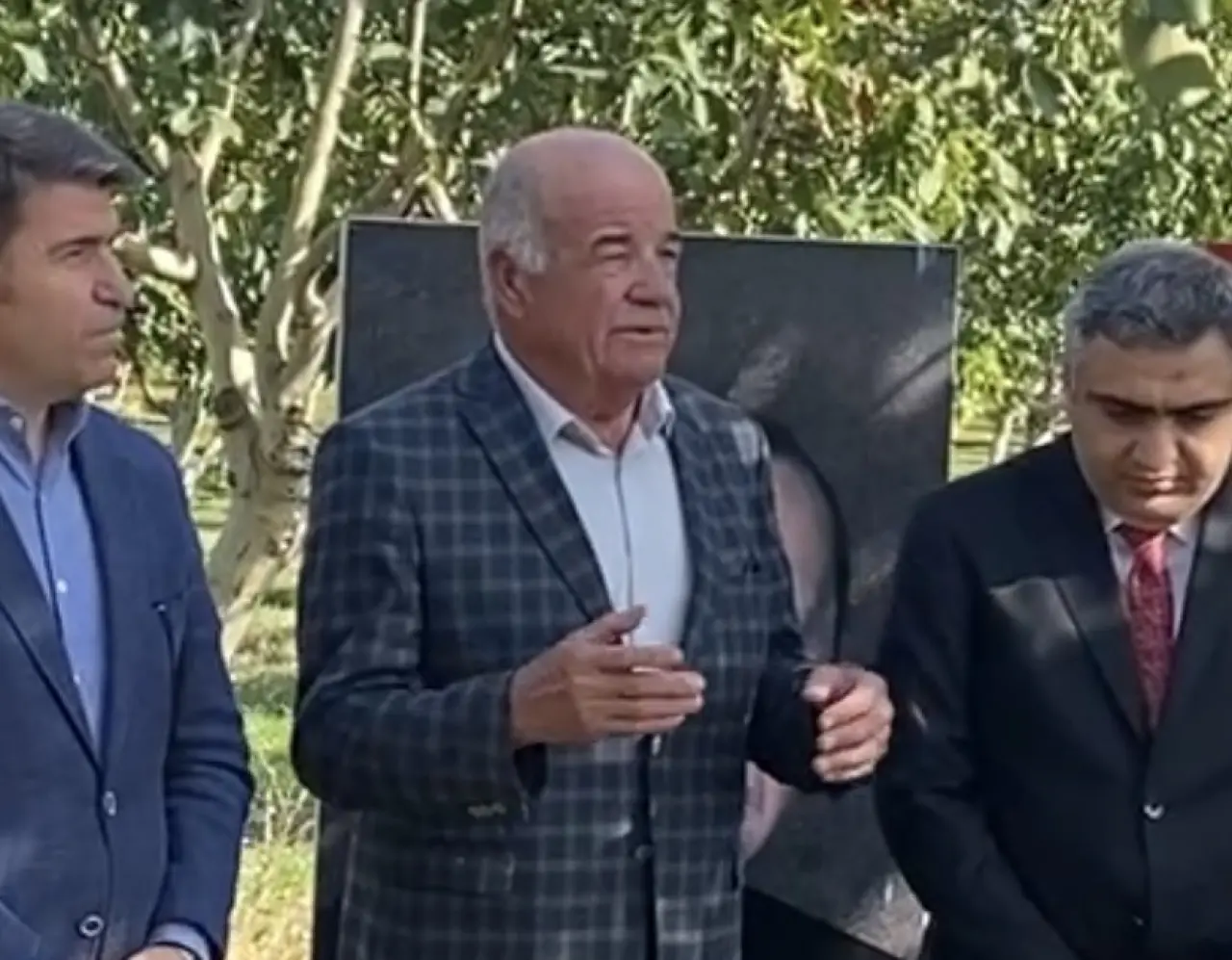 Merzifon’da Ceviz Hasadı: Vali Bakan Üreticilerle Bahçede 3