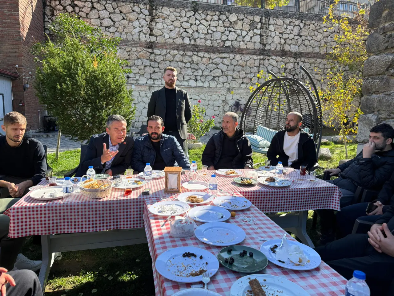 Kitap Kafe’de Birlik Ruhu: Akgül’den Amasyaspor’a Güç Aşısı 4