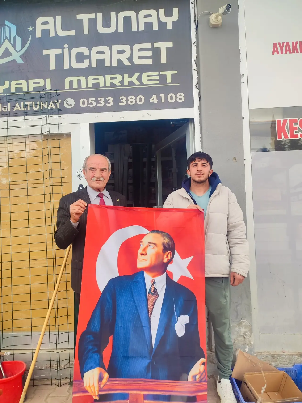 CHP Hamamözü'nden  Cumhuriyet Bayramı’na Özel Bayrak Dağıtımı 1