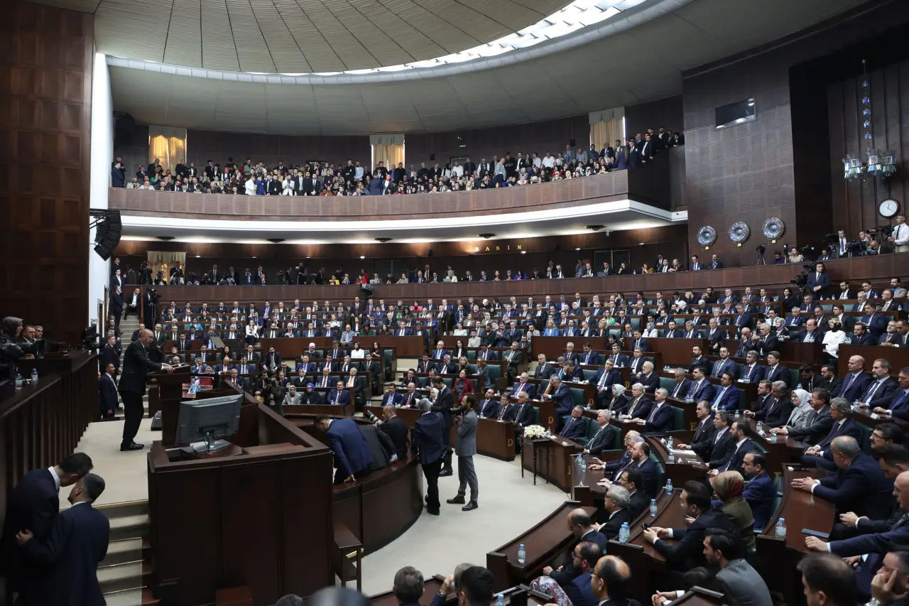 Çilez’den Grup Toplantısında Divan Görevi 2