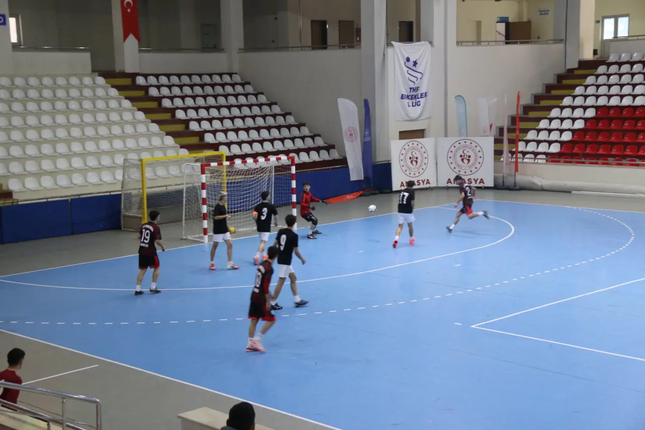 Amasya’da Okul Sporları Futsal Müsabakaları Başladı 7