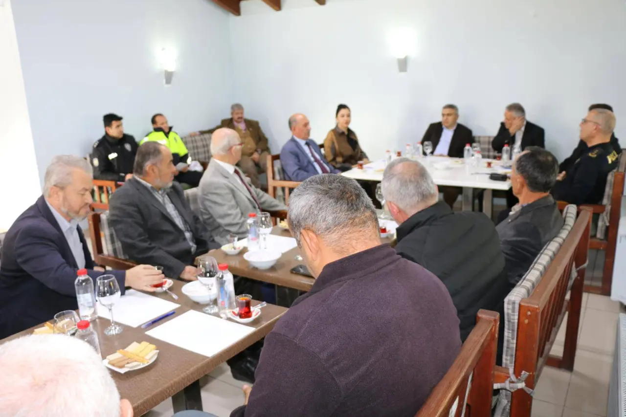 Merzifon’da Güvenlik Zirvesi: Yeni Mahalle Toplandı! 3