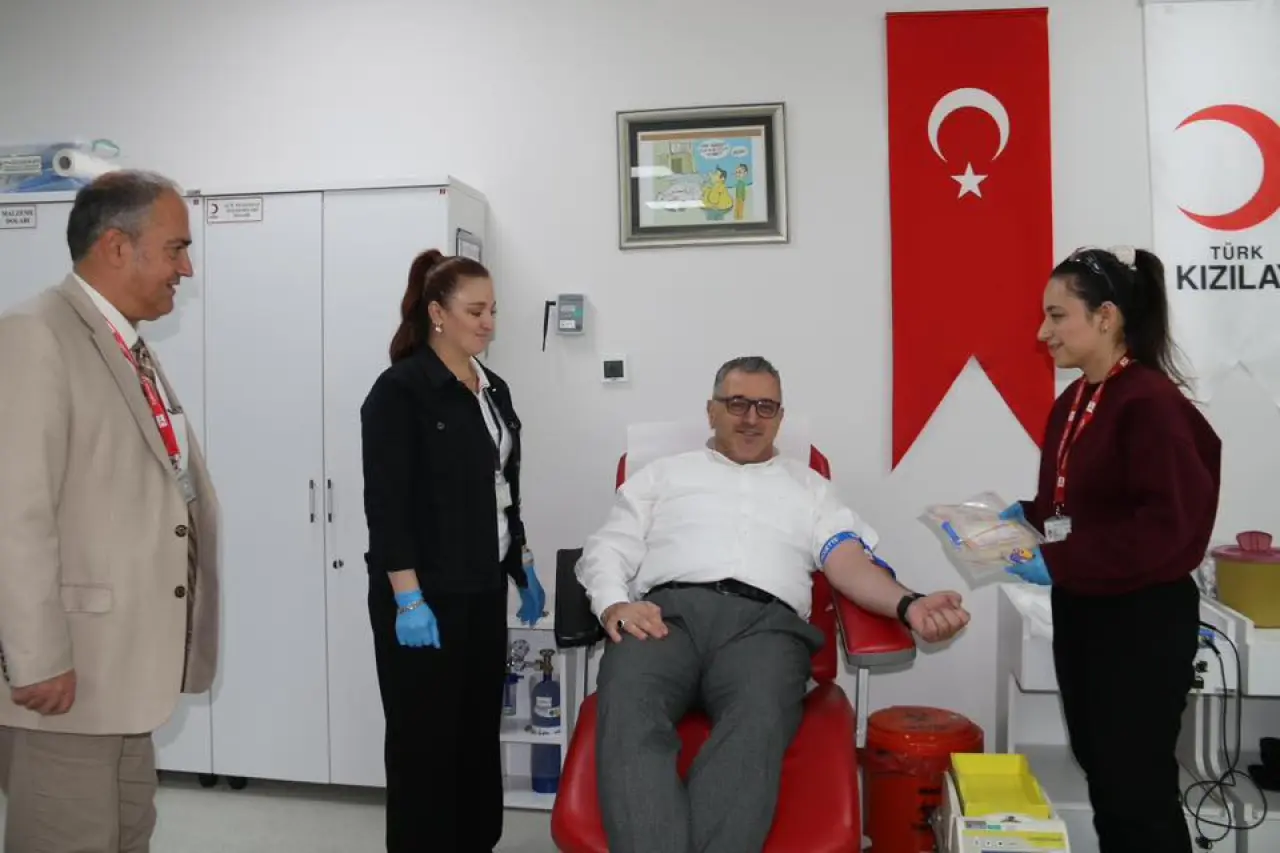 Milletvekili Çilez’den Kızılay’a Ziyareti 1