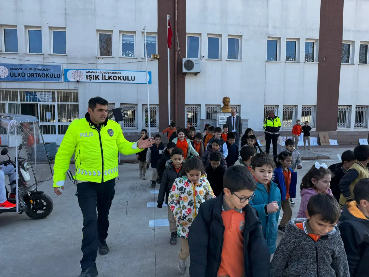 Gümüşhacıköy’de Öğrencilere Trafik Eğitimi 7