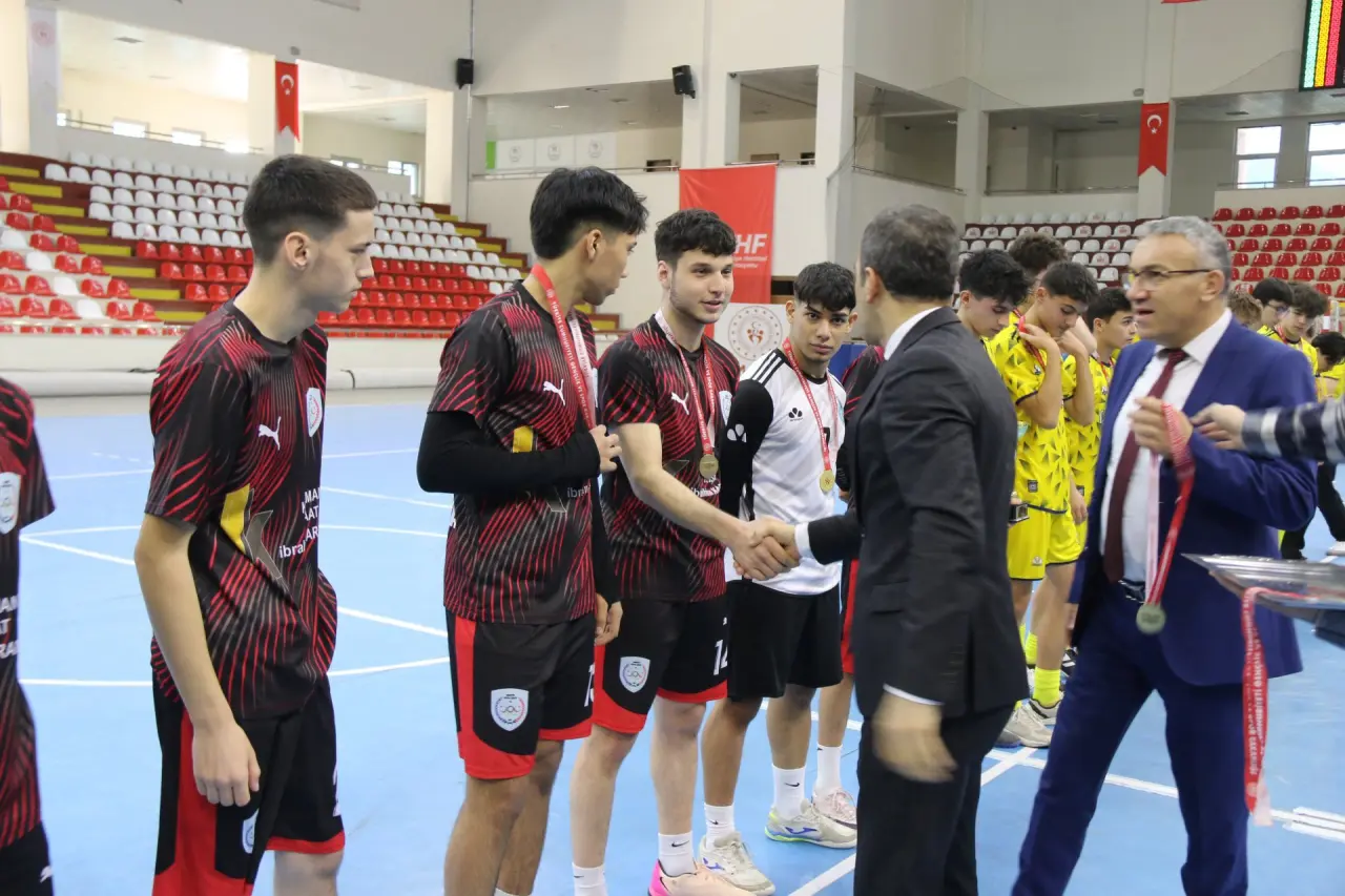 Amasya’da Okul Sporları Futsal İl Birinciliği Tamamlandı 2