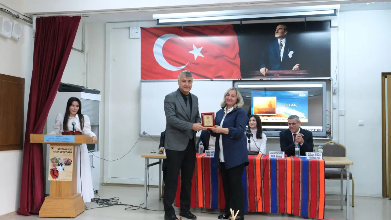 “Sevginin Dili Cicim Dokumada” Sergisi ve Paneli Amasya’da Gerçekleştirildi 4