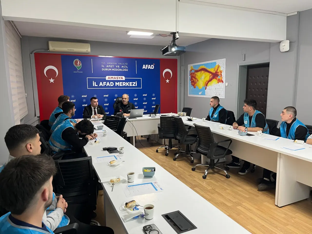 Amasya Ülkü Ocakları Ekibi Sahada 4