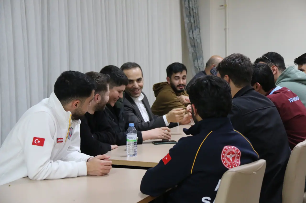 Amasya’da Yurt Buluşması: İl Müdürü Osman Ercan Öğrencilerle Aynı Sofrada 4