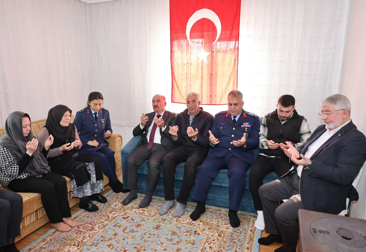 Merzifon’da Şahadet Belgesi Aileye Gözyaşlarıyla Takdim Edildi 1