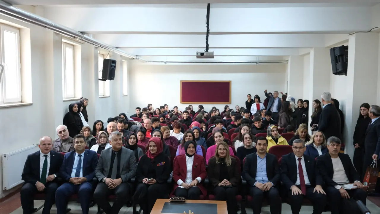 “Sevginin Dili Cicim Dokumada” Sergisi ve Paneli Amasya’da Gerçekleştirildi 3