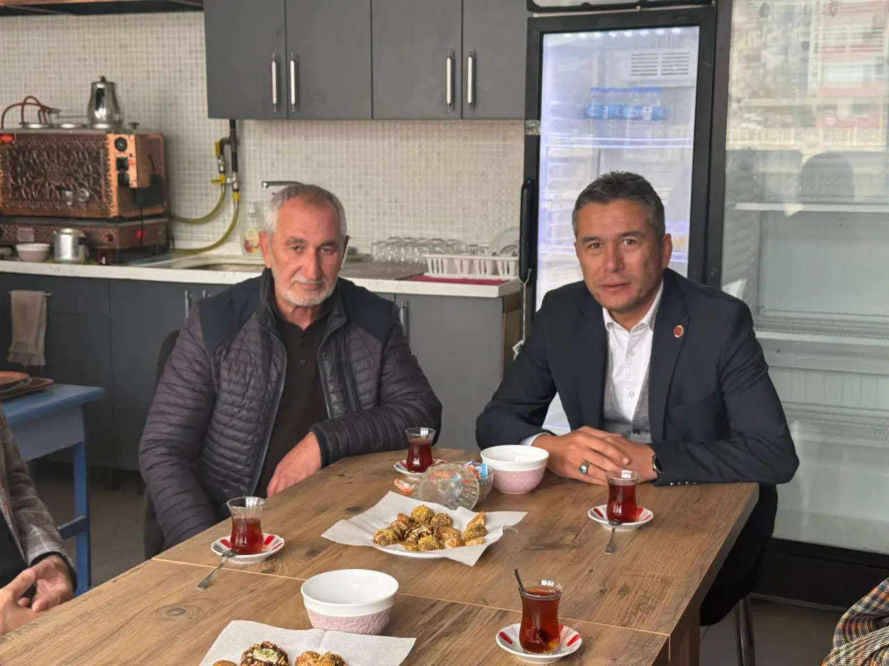 MHP’den Esnafa Ziyaret 5