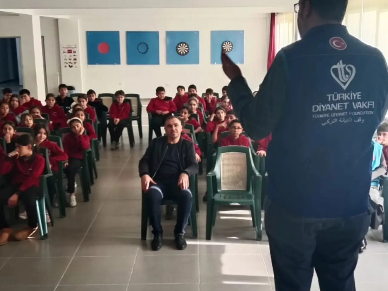 Amasya’da Öğrencilere Kur’an-ı Kerim Hediye Edildi 1