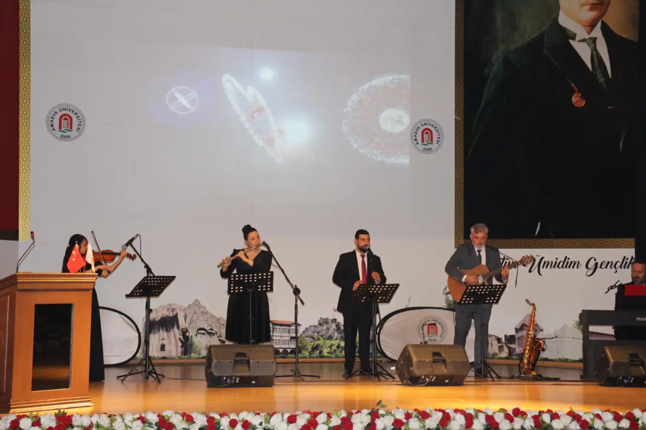 Akademik Cübbe Giyme ve Ödül Töreni Gerçekleştirildi 6