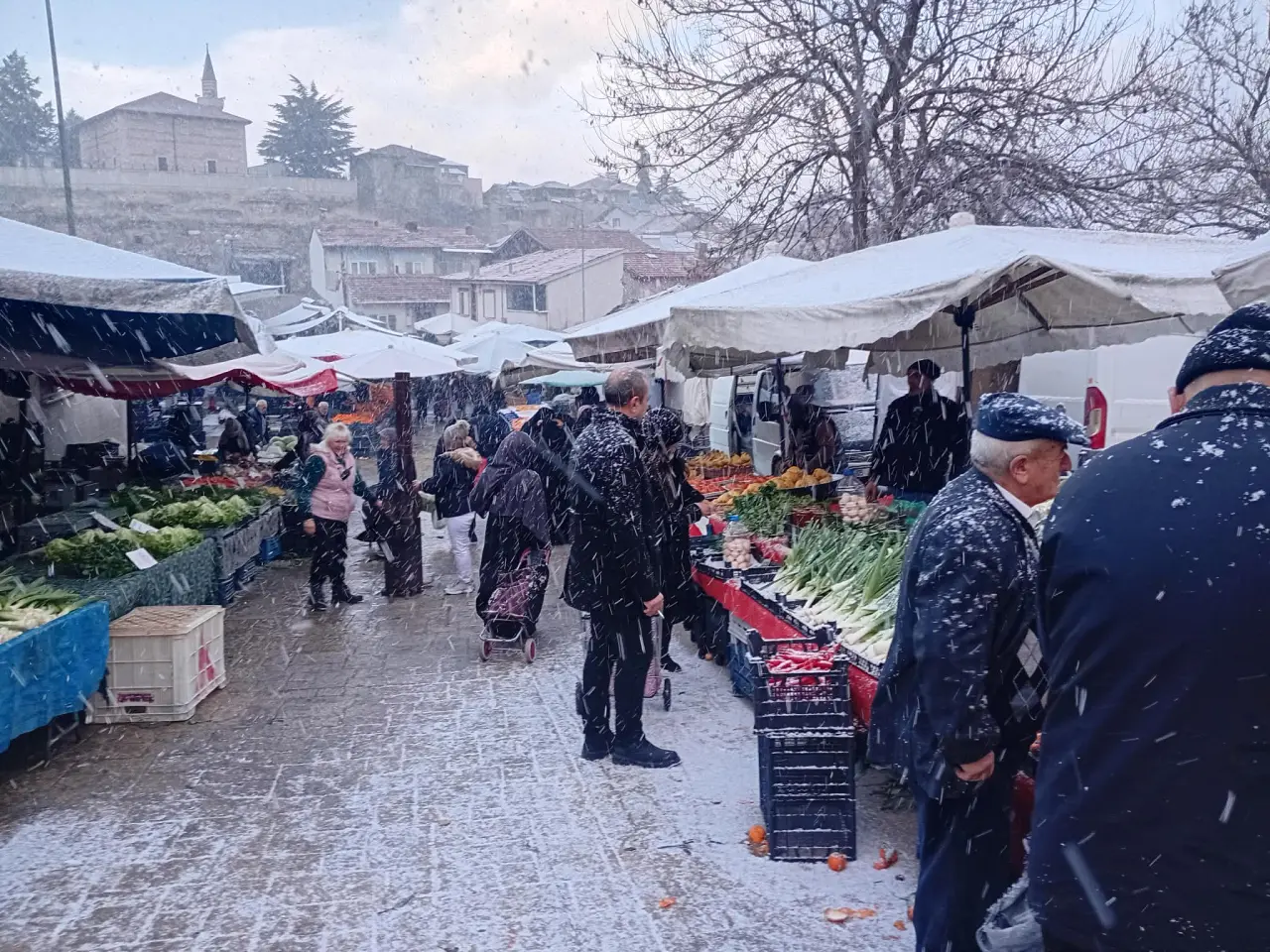 Hamsi İstikrarını Bozmadı! Merzifon Pazarı Soğuğa Rağmen Hareketli 1