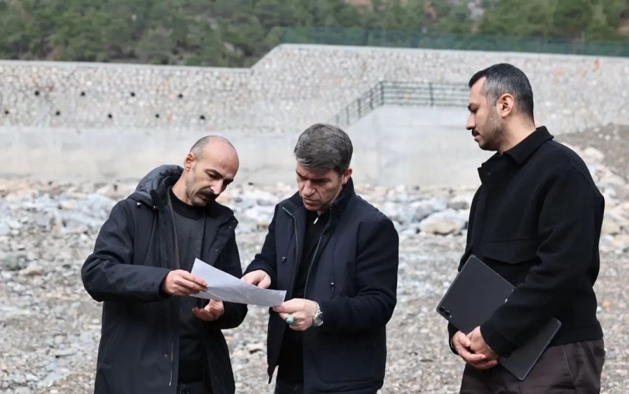Vali Önder Bakan Sahada: Dere Islahı ve Gölet Yatırımları Yerinde İncelendi 1