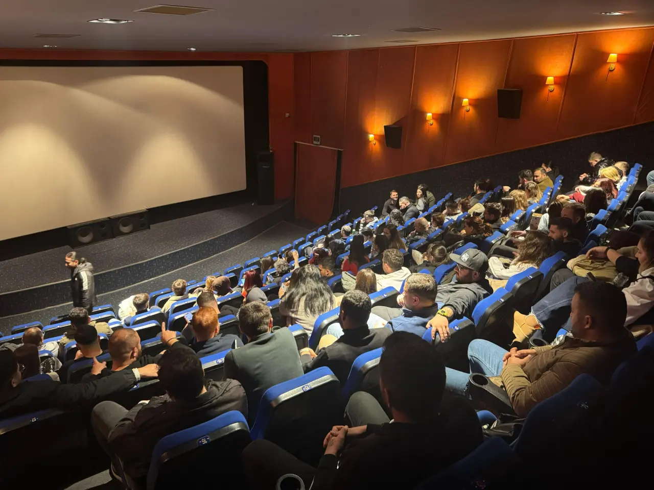 CHP Merzifon Gençlik Kolları’ndan “Yan Yana” Film Gecesi 1
