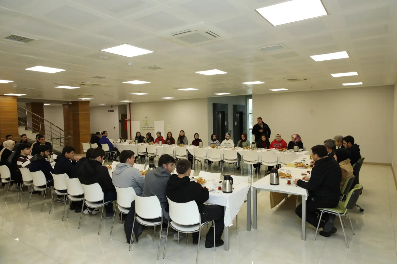 Suluova’da Gençlere Moral Buluşması 4