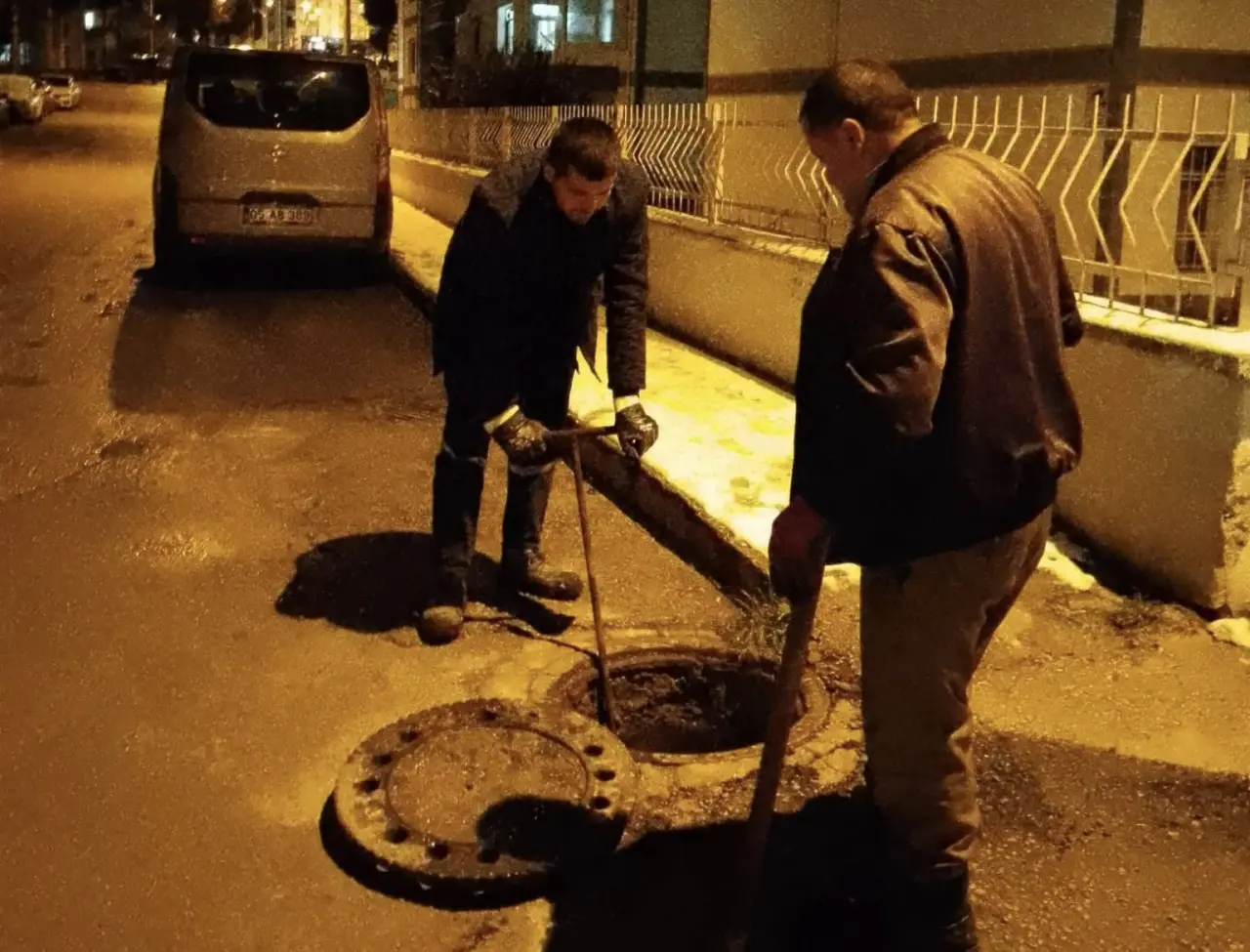 Amasya Belediyesi’nden Gece Mesaisi 3