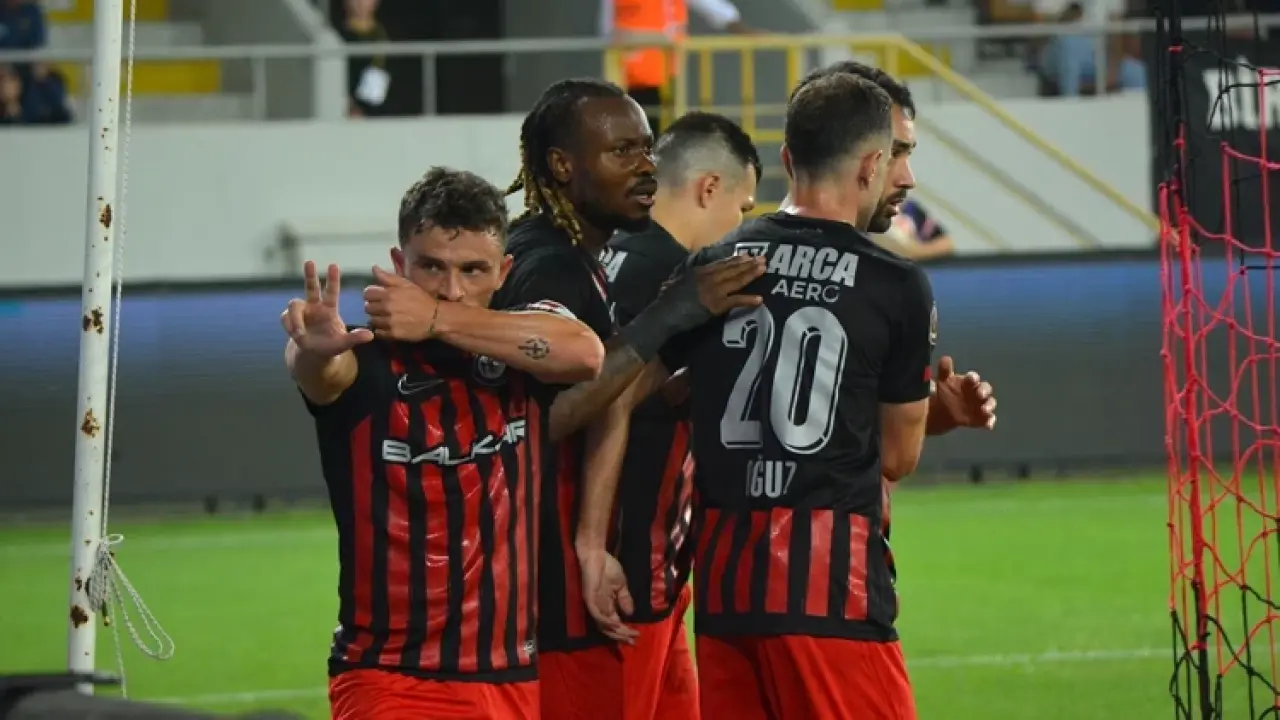 Çorum FK, Sarıyer'i 90+8'de penaltıyla geçti! 1