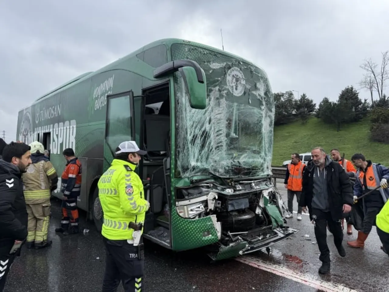 Maça Giderken Kaza: Konyaspor U19 Yürekleri Ağıza Getirdi 1