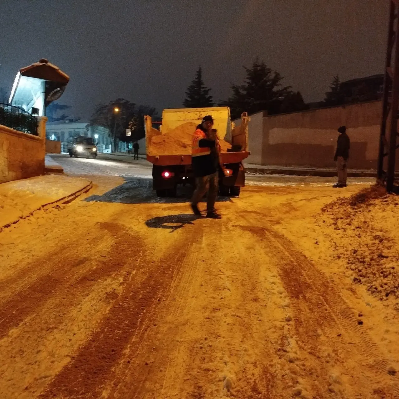 Merzifon Belediyesi’nden Kar ve Buzla Mücadelede 10