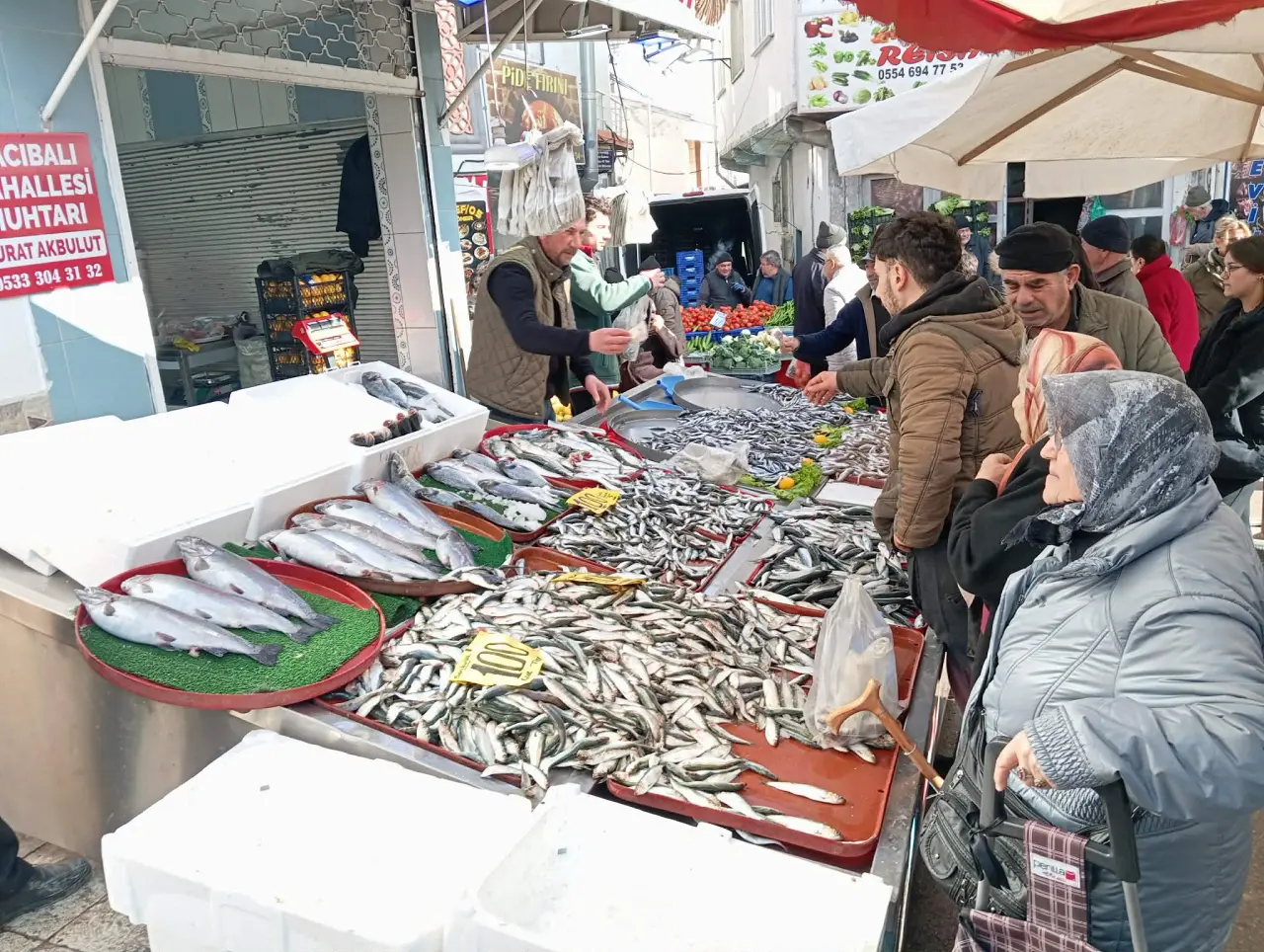 Halk Pazarında Sıcak Hava Hareketliliği 4