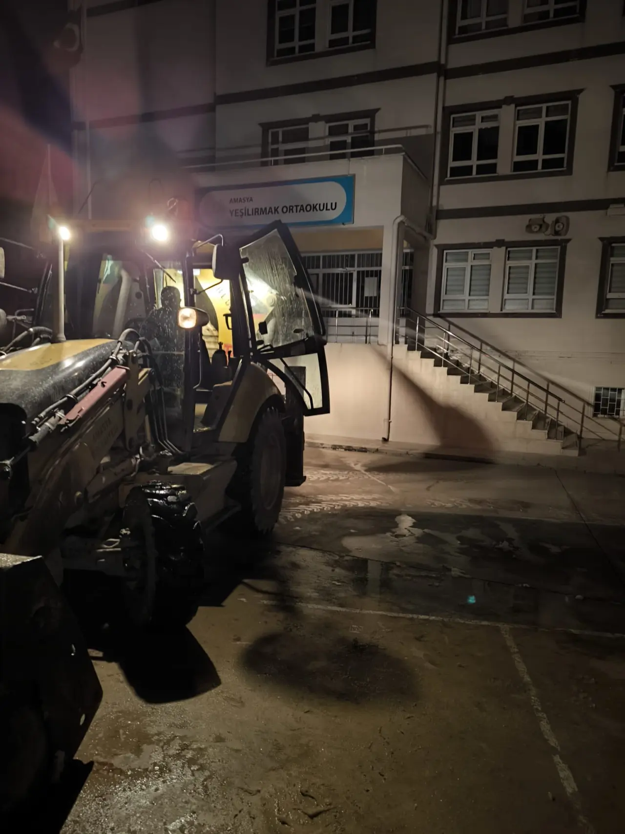 Amasya’da Okul Bahçelerinde Karla Mücadele 6