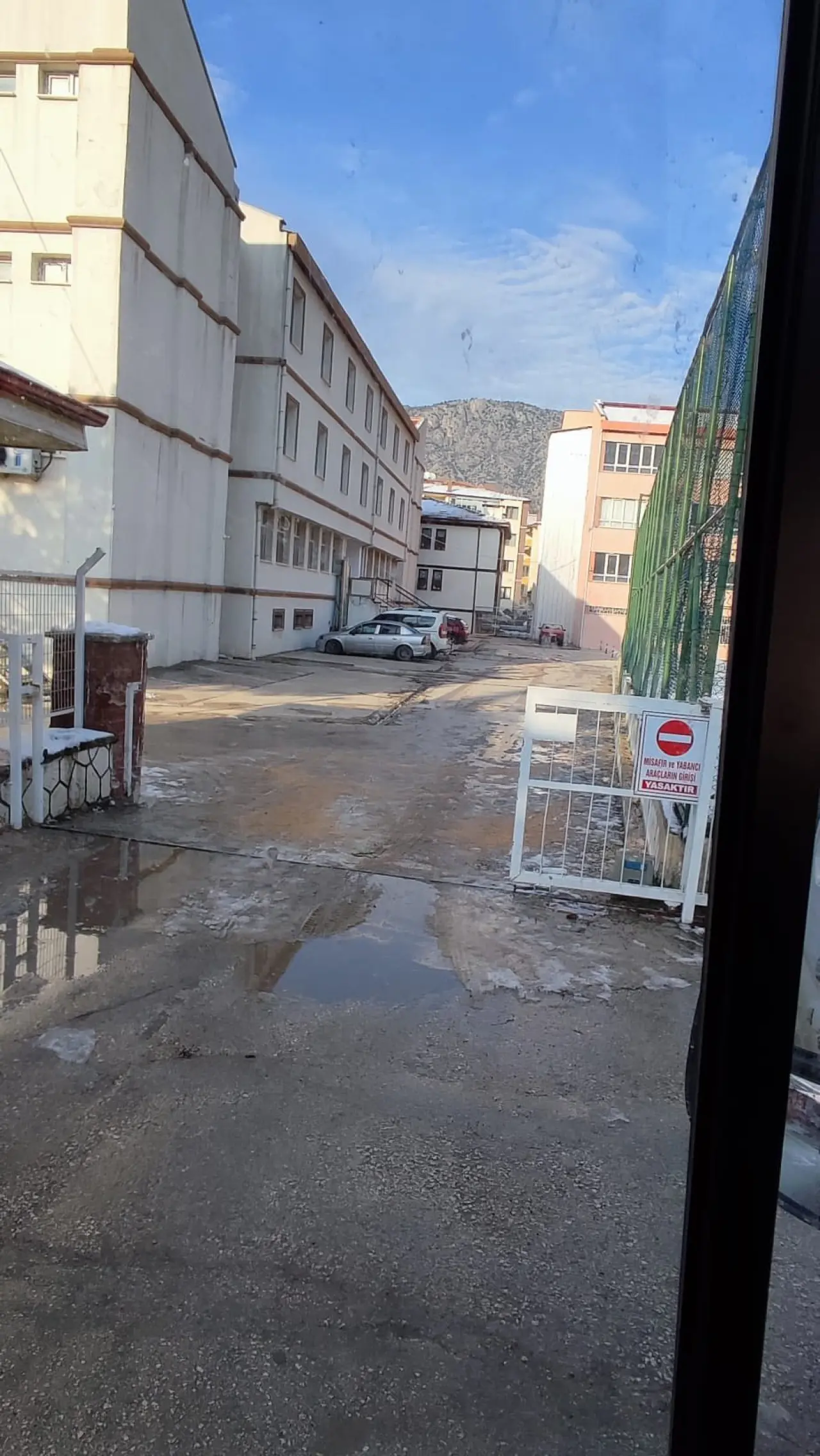 Amasya’da Okul Bahçelerinde Karla Mücadele 8