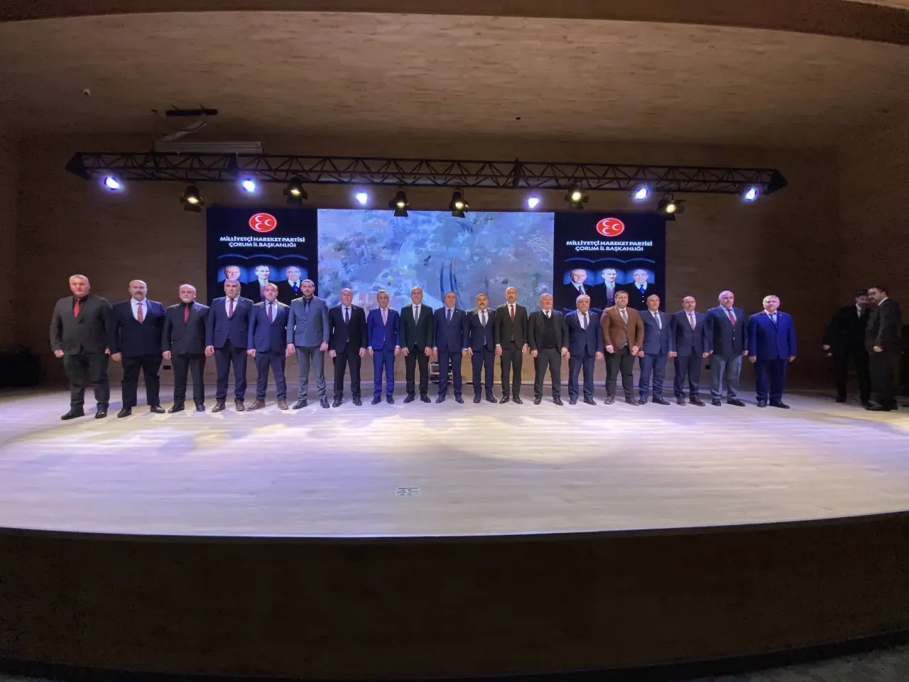 MHP’LİLER İSTİŞARE TOPLANTISINDA BİRARAYA GELDİ 8