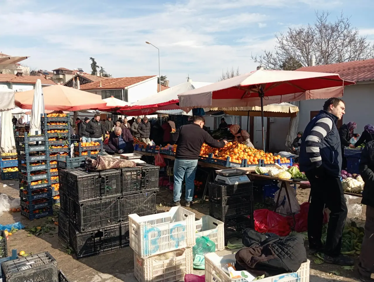 Halk Pazarında Sıcak Hava Hareketliliği 3
