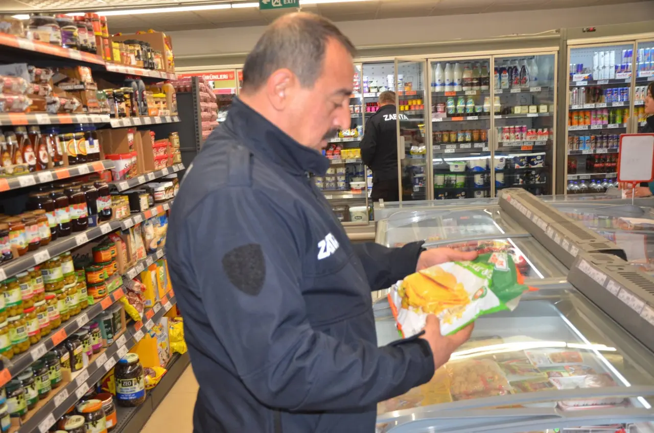 Göynücek’te Zincir Marketlere Sıkı Denetim 13