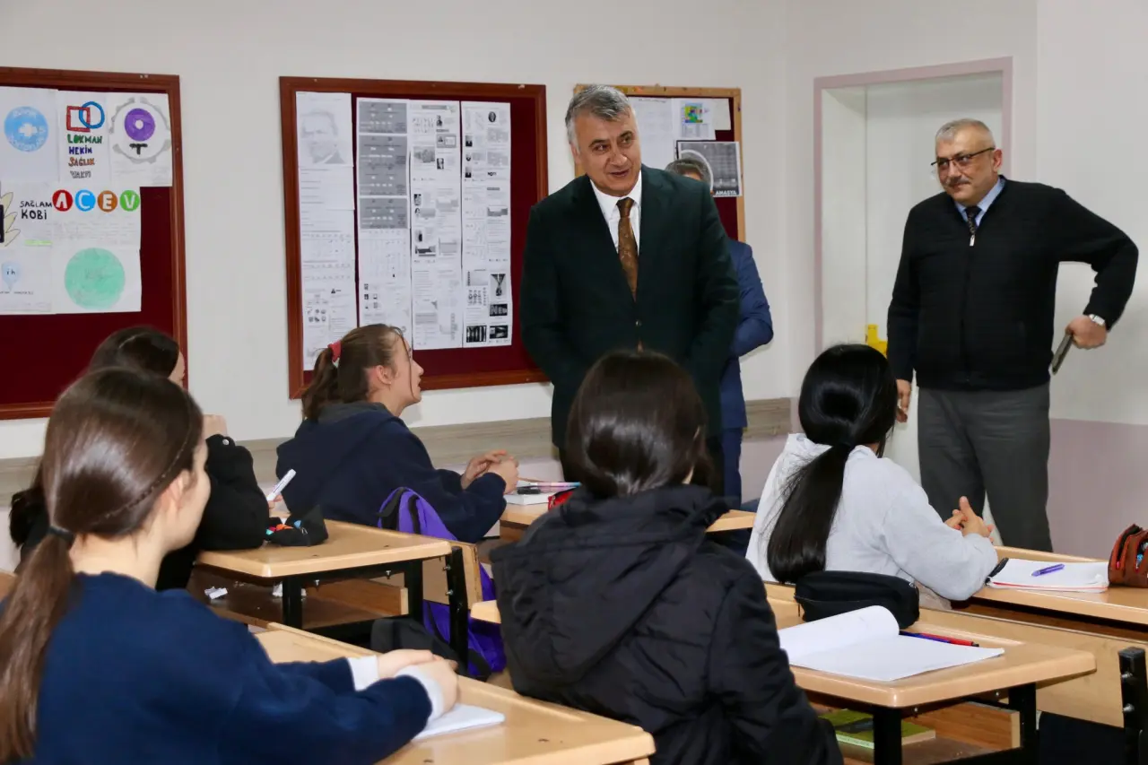 Amasya İl Milli Eğitim Müdürü Katipoğlu Sınıflarda 2