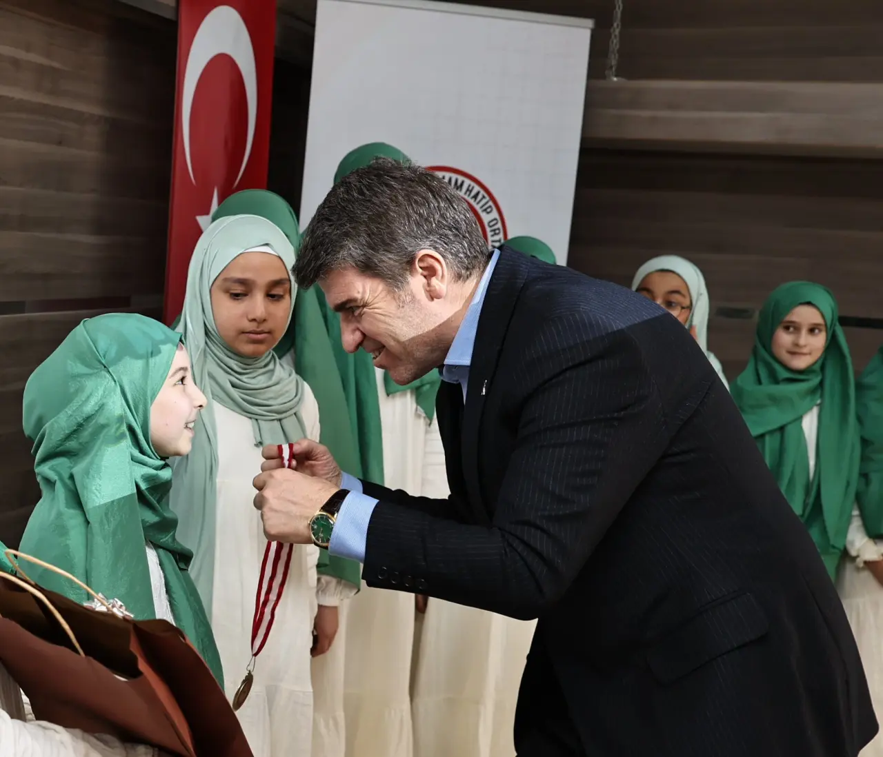 Amasya Valisi Bakan Hafızlığa Başlayan Öğrencilerle Buluştu 1