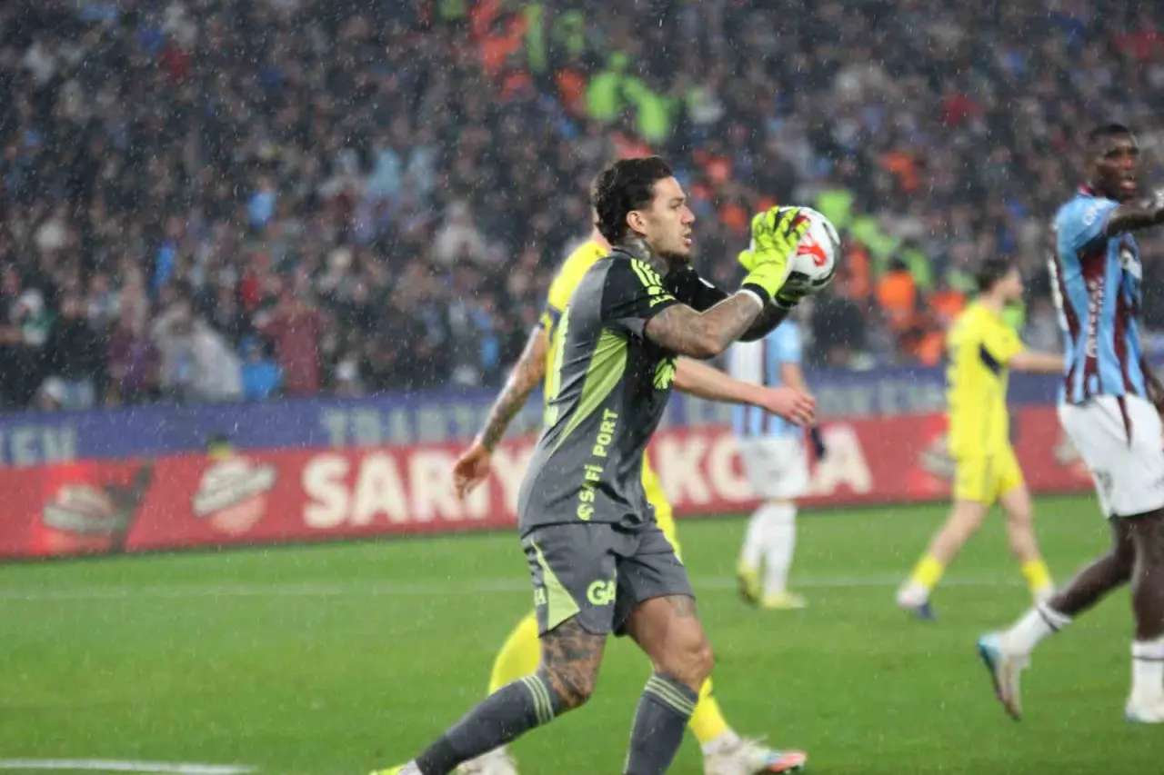Trabzonspor: 2 - Fenerbahçe: 3 3