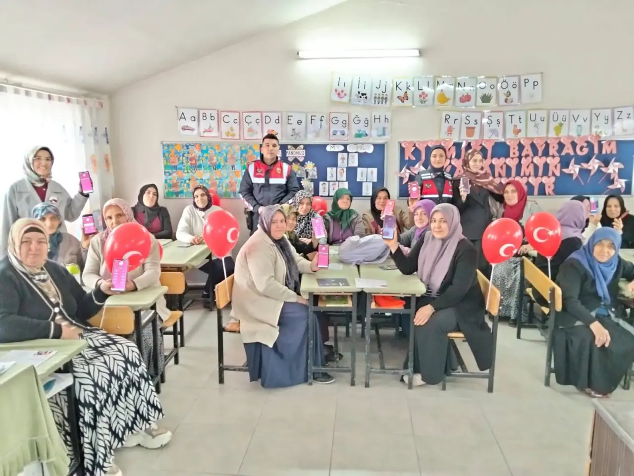 Gümüşhacıköy Köy Okullarında KADES Eğitimi Verildi 1